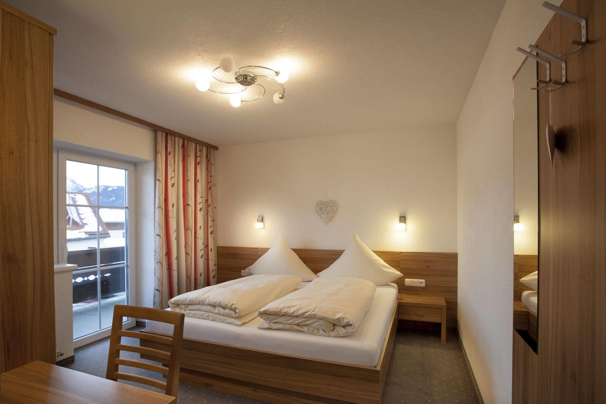 Alpenhof Waengle Aparthotel Reutte Exterior photo